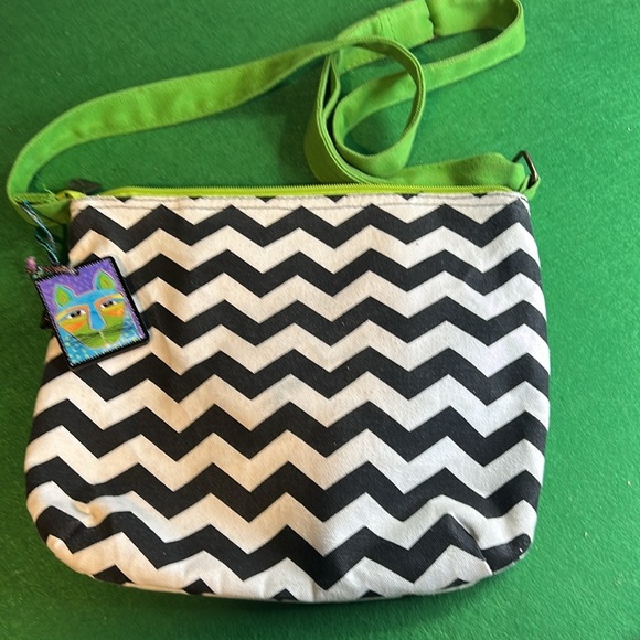 LAUREL BURCH GREEN BEADED ADJUSTABLE CANVAS STRAP CANVAS CROSSBODY BAG - Picture 5 of 15